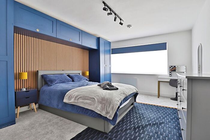 2 Bedroom Apartment To Rent In Mildenhall, West Cliff Road, BH4