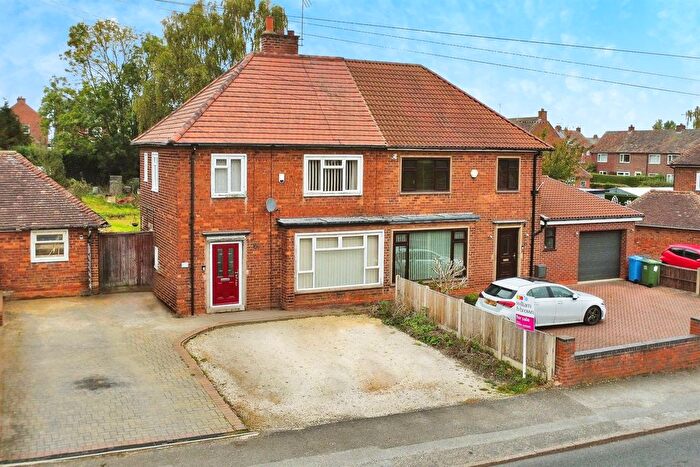 3 Bedroom Semi-Detached House For Sale In Long Lane, Carlton-In-Lindrick, Worksop, S81