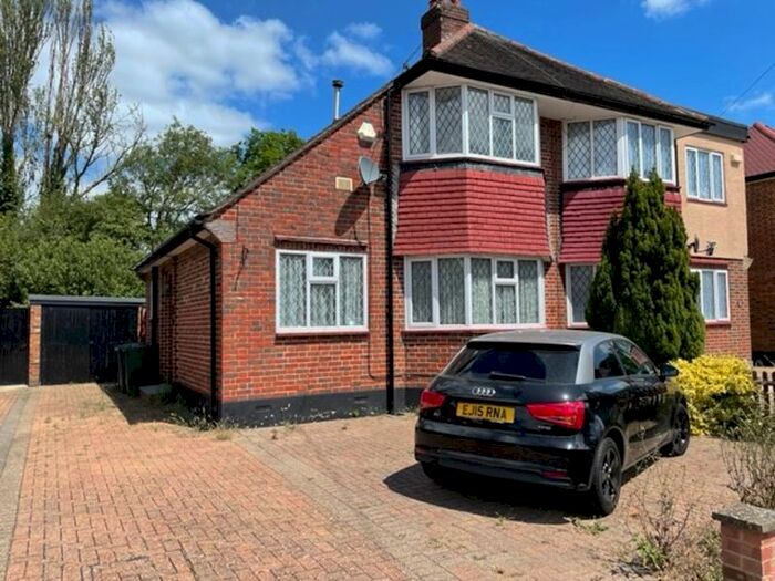 3 Bedroom Semi-Detached House To Rent In Ranelagh Close, Edgware, HA8