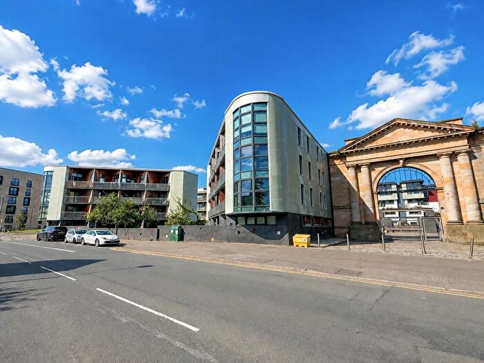 2 Bedroom Apartment To Rent In Moore Street, Glasgow, G40