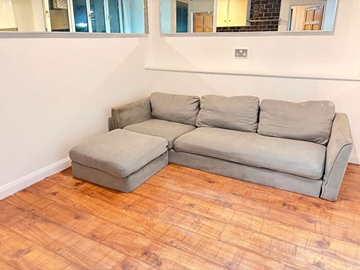 1 Bedroom Flat To Rent In Very Near Finborough Road Area, West Brompton, SW10