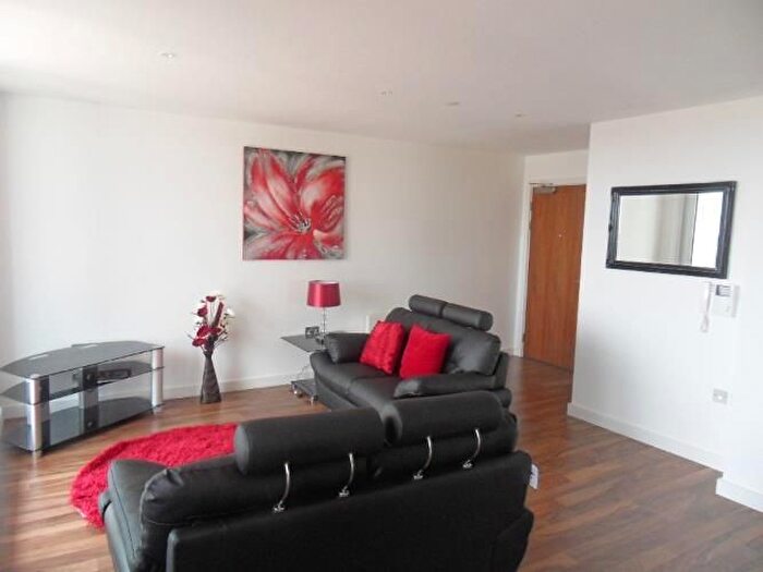 2 Bedroom Flat To Rent In Milliners Wharf, Manchester, M4