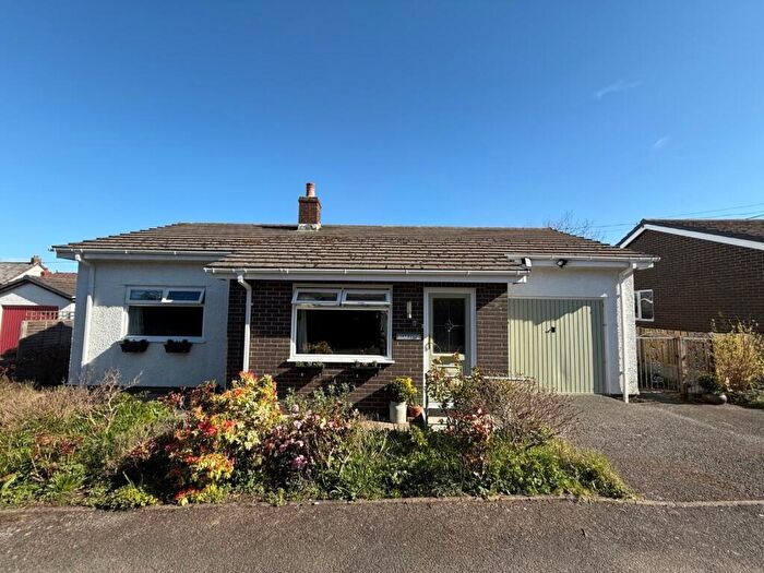 2 Bedroom Bungalow For Sale In Cross Inn, New Quay, SA44