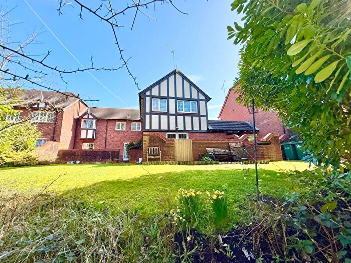 3 Bedroom House For Sale In Sutton Close, Macclesfield, Cheshire, SK11