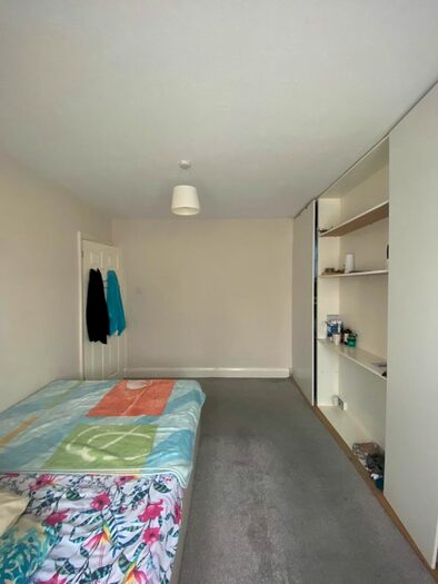 4 Bedroom Semi Detached House To Rent In Ashford Avenue, Hayes, UB4