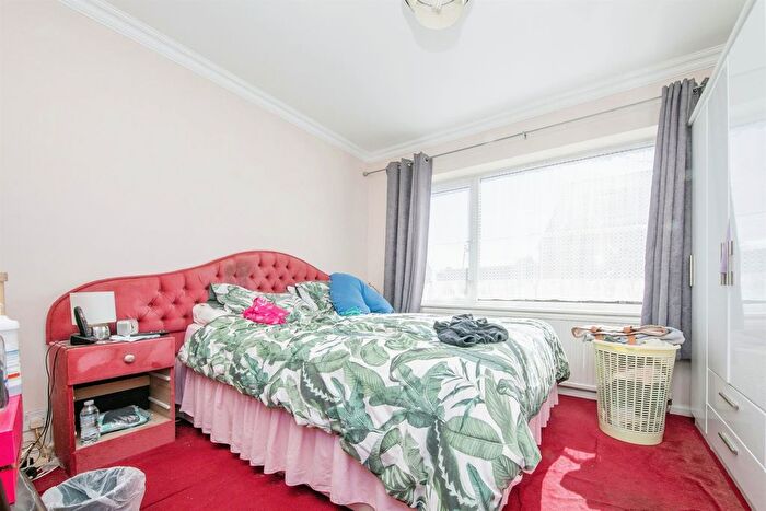 2 Bedroom Detached Bungalow For Sale In Crossways, Jaywick, Clacton-On-Sea, CO15