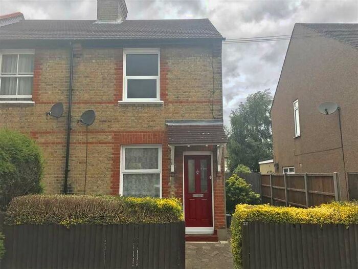 3 Bedroom Semi-Detached House To Rent In Woodside Road, Sidcup, DA15