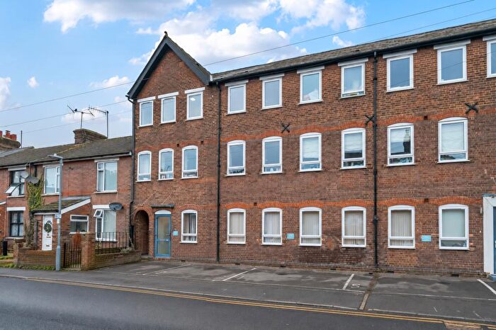 2 Bedroom Flat For Sale In Chesham, Buckinghamshire, HP5