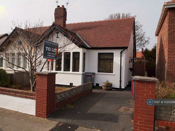 2 Bedroom Bungalow To Rent In Tyrone Avenue, Blackpool, FY2