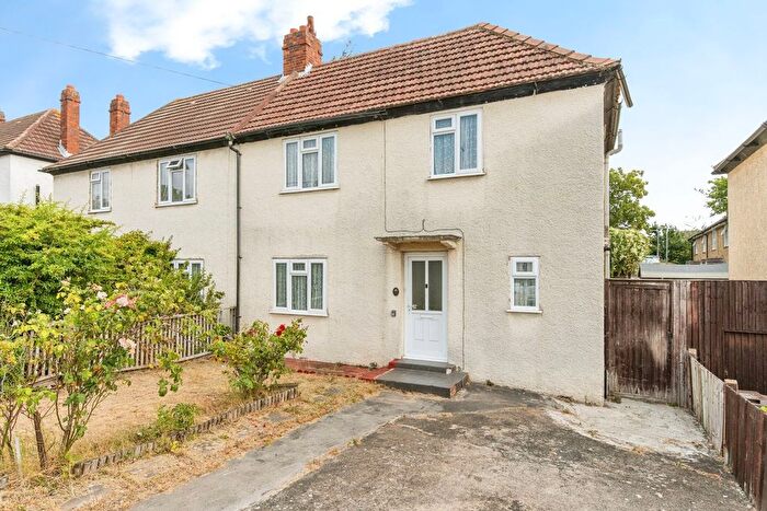 3 Bedroom Semi-Detached House For Sale In Oak Grove Road, London, SE20