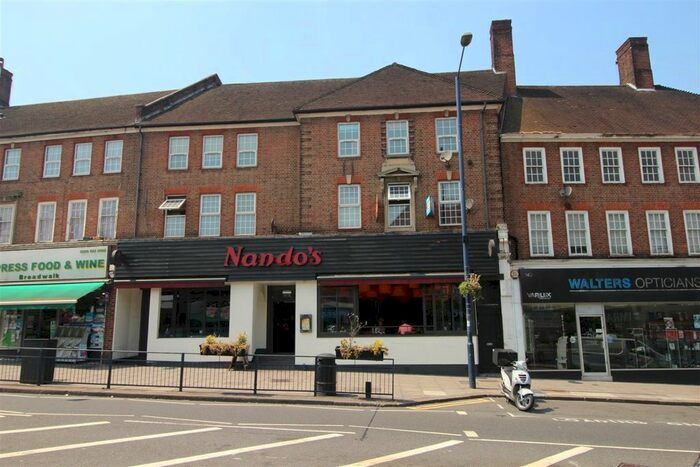 3 Bedroom Flat To Rent In Station Road, Edgware, Greater London, HA8