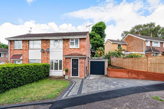 3 Bedroom Semi Detached House For Sale In Poplar Walk, Farnham, Surrey, GU9