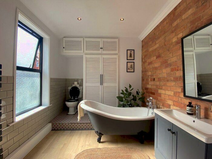 4 Bedroom Property To Rent In New Stunning House, DE1