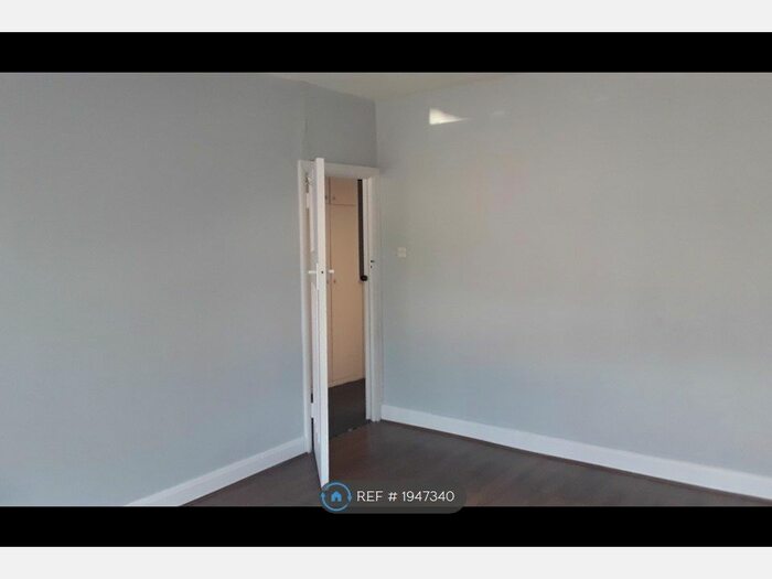 2 Bedroom Flat To Rent In Holders Hill Road, London, NW7