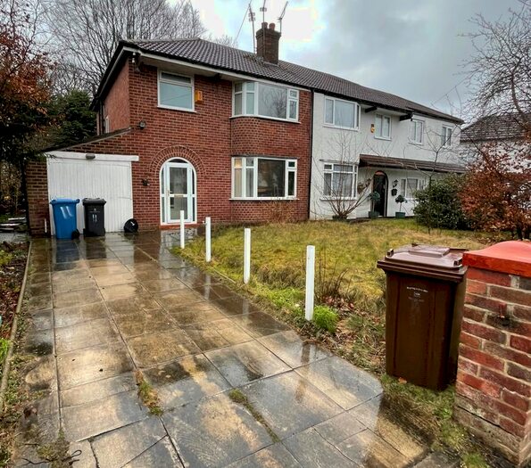 3 Bedroom Semi-Detached House To Rent In Ravens Close, Prestwich, M25