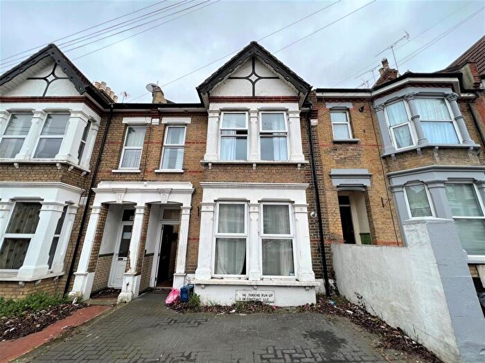 Studio To Rent In Heygate Avenue, Southend-On-Sea, SS1