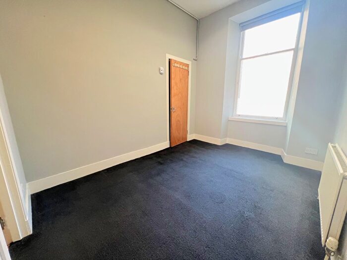 2 Bedroom Flat To Rent In High Street, Paisley, PA1