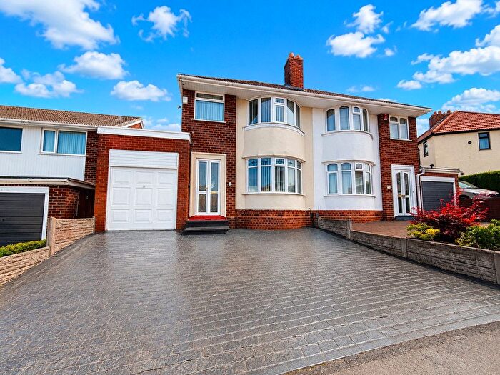 3 Bedroom Semi-Detached House For Sale In Regent Road, Tividale, Oldbury, B69