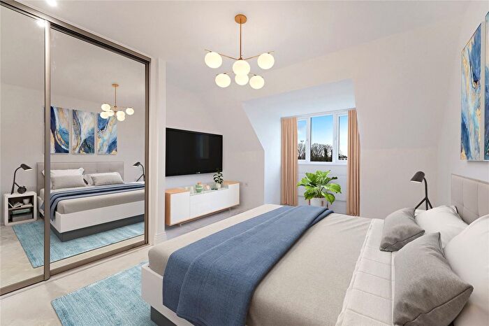 2 Bedroom Flat For Sale In Walton Road, West Molesey, KT8