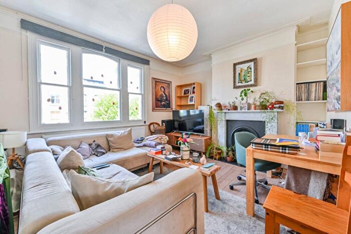 1 Bedroom Flat To Rent In Burma Road, Islington, London, N16