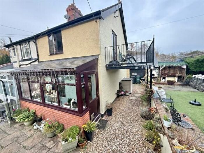 2 Bedroom Semi-Detached House For Sale In Trefriw, LL27