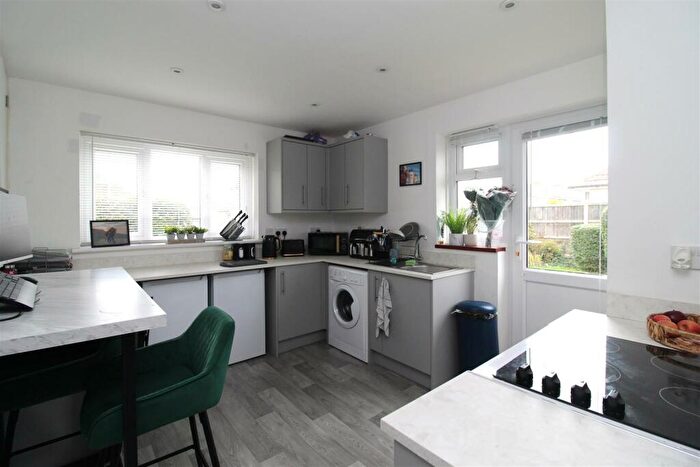 2 Bedroom Detached Bungalow To Rent In Mayfield Road, Herne Bay, CT6