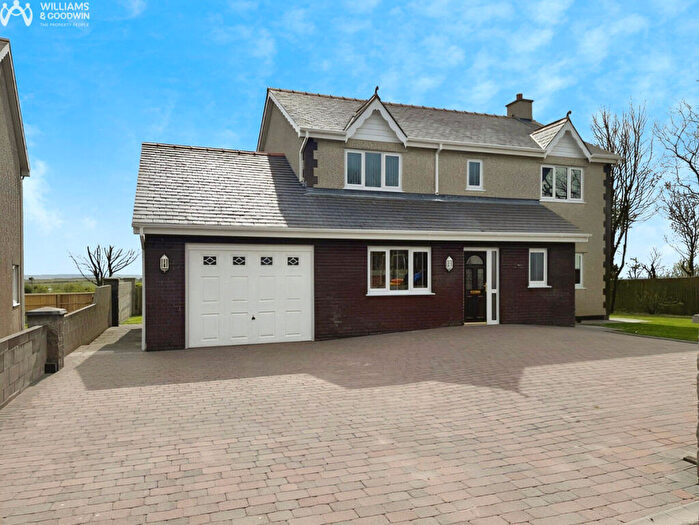 4 Bedroom Detached House For Sale In Llanrhyddlad, Llanrhyddlad, Anglesey, LL65