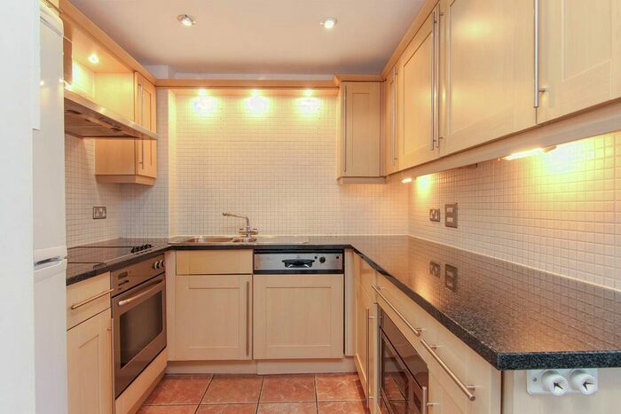 1 Bedroom Flat To Rent In Long Lane, London Bridge, London, SE1