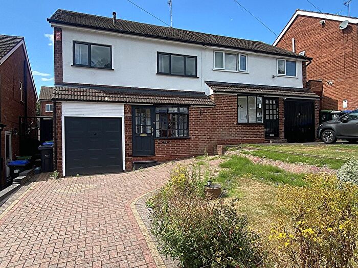 3 Bedroom Semi-Detached House To Rent In Chudleigh Grove, Birmingham, B43