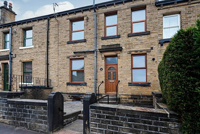 3 Bedroom Terraced House To Rent In Wellington Street, Lindley, Huddersfield, HD3
