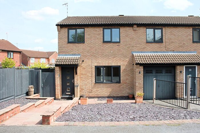 3 Bedroom Semi-Detached House For Sale In Saxondale Road, Wigston, LE18