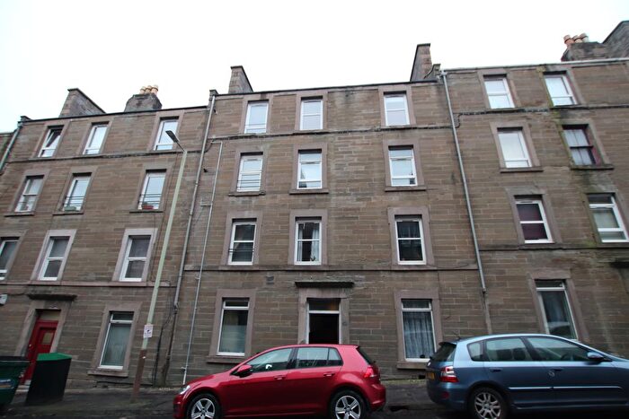 2 Bedroom Flat To Rent In Rosefield Street, Dundee, DD1