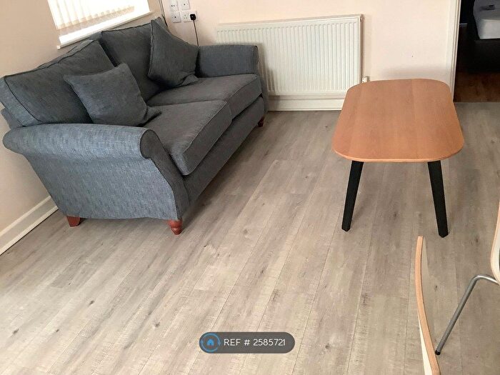 1 Bedroom Flat To Rent In Amber House, Beeston, Nottingham, NG9