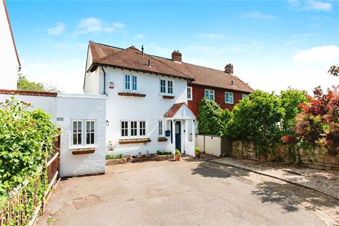 4 Bedroom Semi-Detached House For Sale In Blundel Lane, Stoke D'abernon, Surrey, KT11