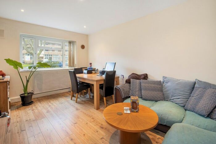 1 Bedroom Flat To Rent In Lochinvar Street, London, SW12