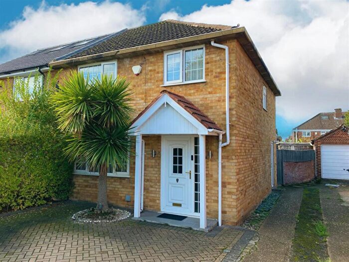 3 Bedroom Semi Detached House For Sale In Morley Close, Slough, SL3