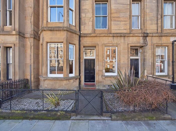 3 Bedroom Flat For Sale In East London Street, Edinburgh, EH7