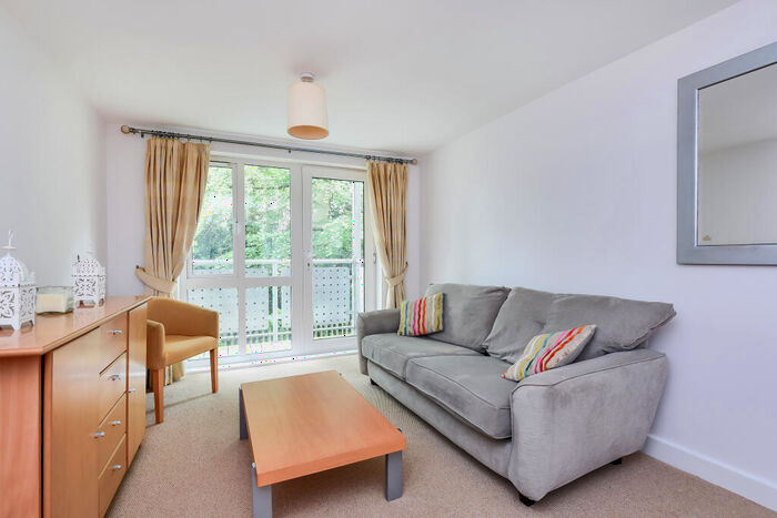 2 Bedroom Apartment To Rent In Beech Road, Headington, OX3