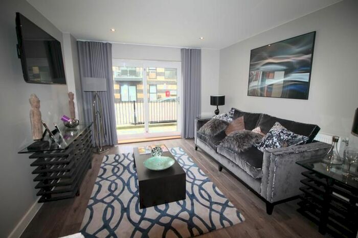 2 Bedroom Flat To Rent In Crown Drive, Romford, RM7