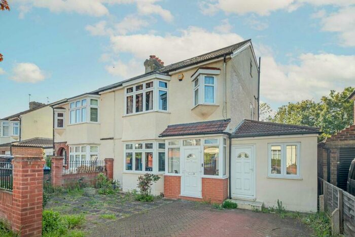 5 Bedroom House To Rent In Onslow Road, New Malden, KT3