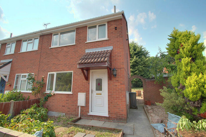 3 Bedroom Semi-Detached House To Rent In Stoneywell Road, Leicester, LE4