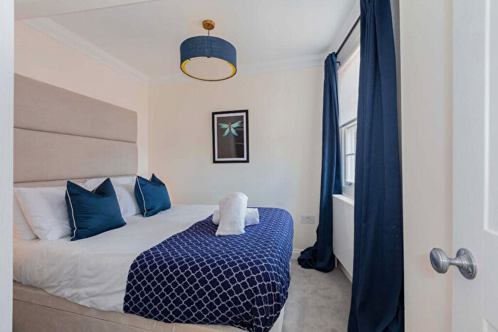 2 Bedroom Apartment To Rent In High Street, Eton, SL4