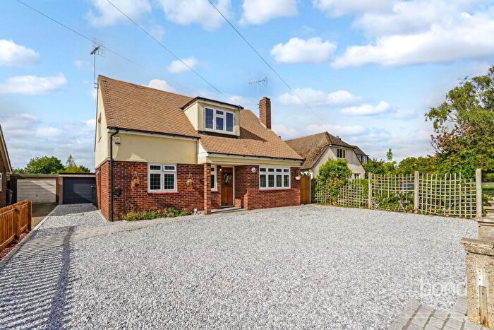 3 Bedroom Chalet For Sale In Chignal Road, Chelmsford, CM1