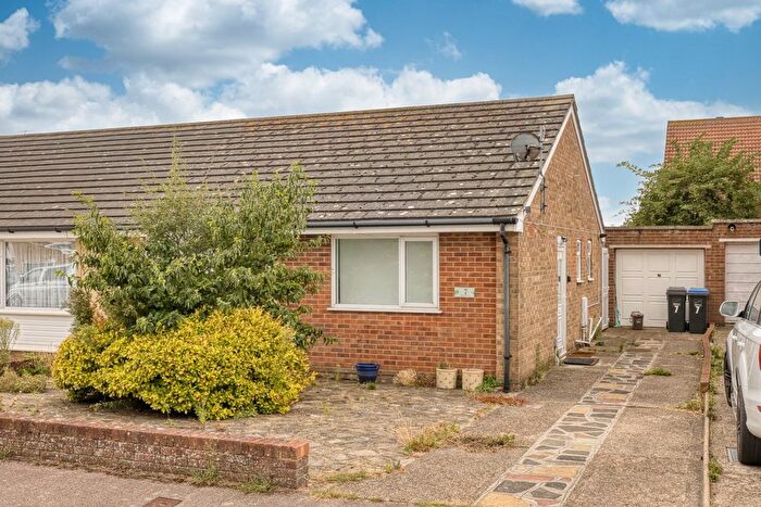 2 Bedroom Bungalow For Sale In Kirkstone Avenue, Ramsgate, Kent, CT11
