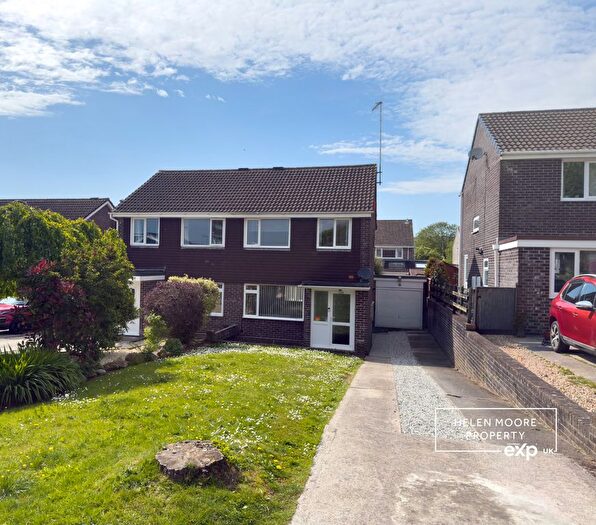 3 Bedroom Semi-detached House For Sale In Savery Close, Ivybridge, Devon, PL21