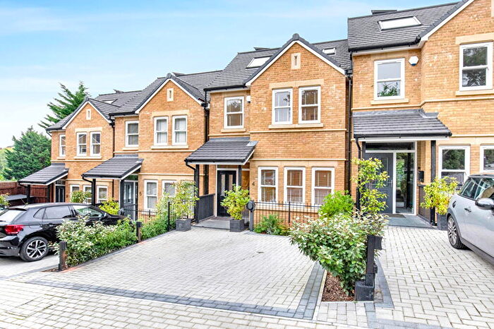 4 Bedroom Town House To Rent In Fir Hollow Gardens, Kenley, CR8