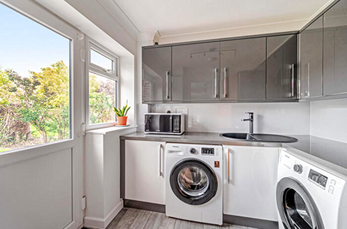 4 Bedroom Detached House For Sale In Hyde End Road, Spencers Wood, Reading, Berkshire, RG7