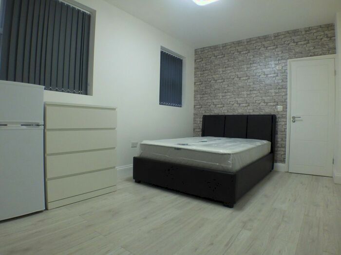 1 Bedroom Terraced House To Rent In Old Bedford Road, Luton, Bedfordshire, LU2