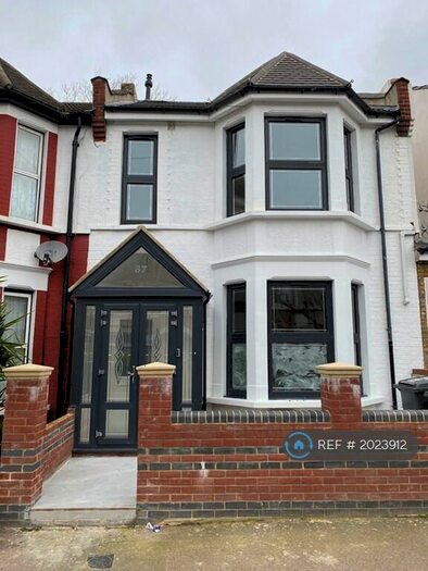 4 Bedroom Semi-Detached House To Rent In Matlock Road, London, E10