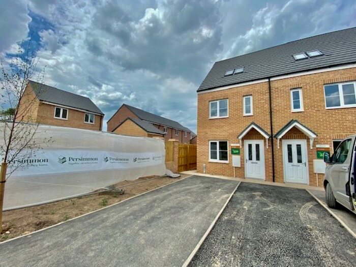 3 Bedroom End Of Terrace House To Rent In Eagle Drive, Humberston, DN36